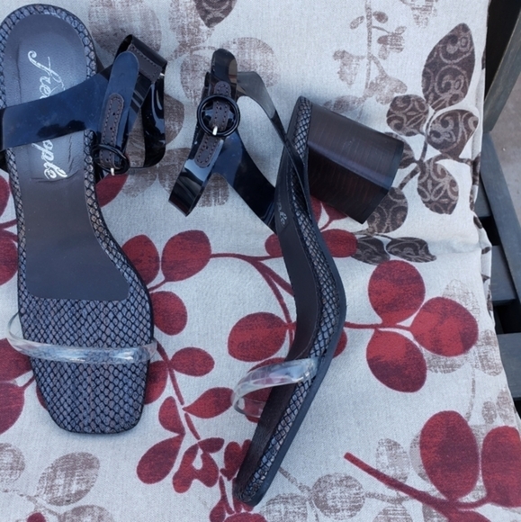 FREE PEOPLE NATAL HEEL - Picture 8 of 9